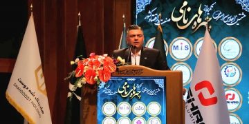 هشتمین اجلاس تکریم از چهرههای نامی صنعت و اقتصاد کشور